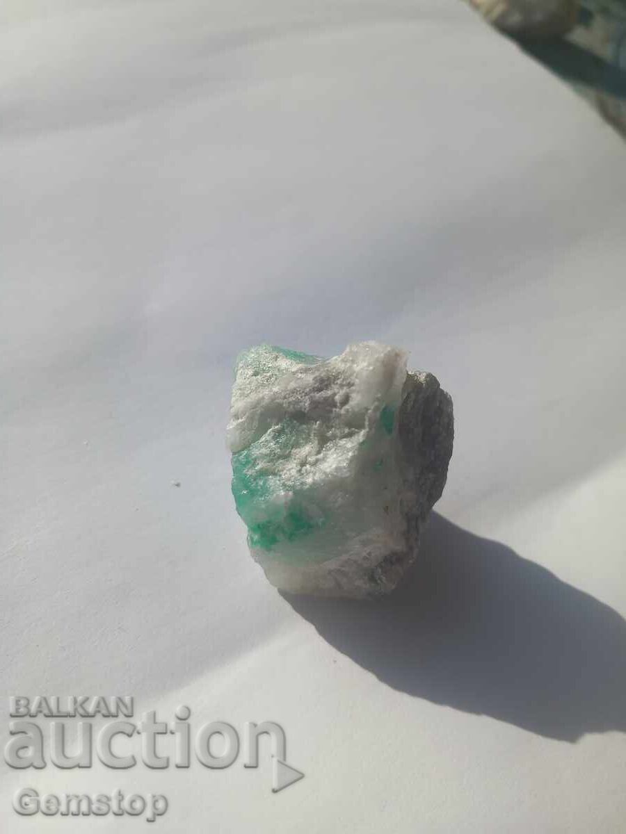198.40 carats of natural raw emerald with price 300.00 BGN | € 153.39 198.40 carats of natural raw emerald with price 300.00 BGN | € 153.39