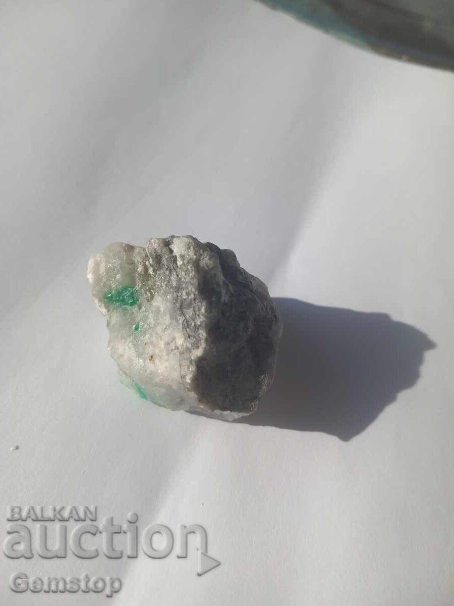 Delivery of 198.40 carats of natural raw emerald Delivery of 198.40 carats of natural raw emerald
