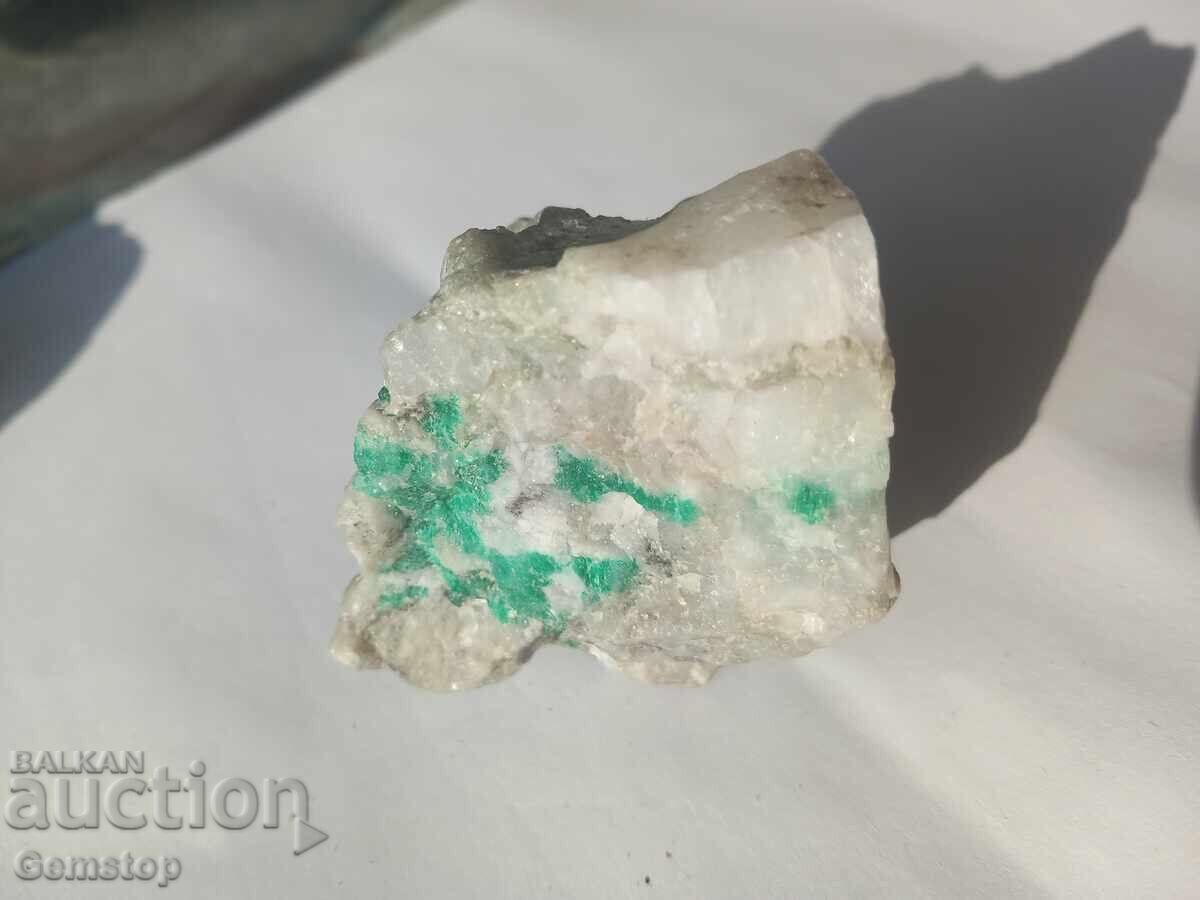 Auction 909.50 carats of natural raw emerald Auction 909.50 carats of natural raw emerald