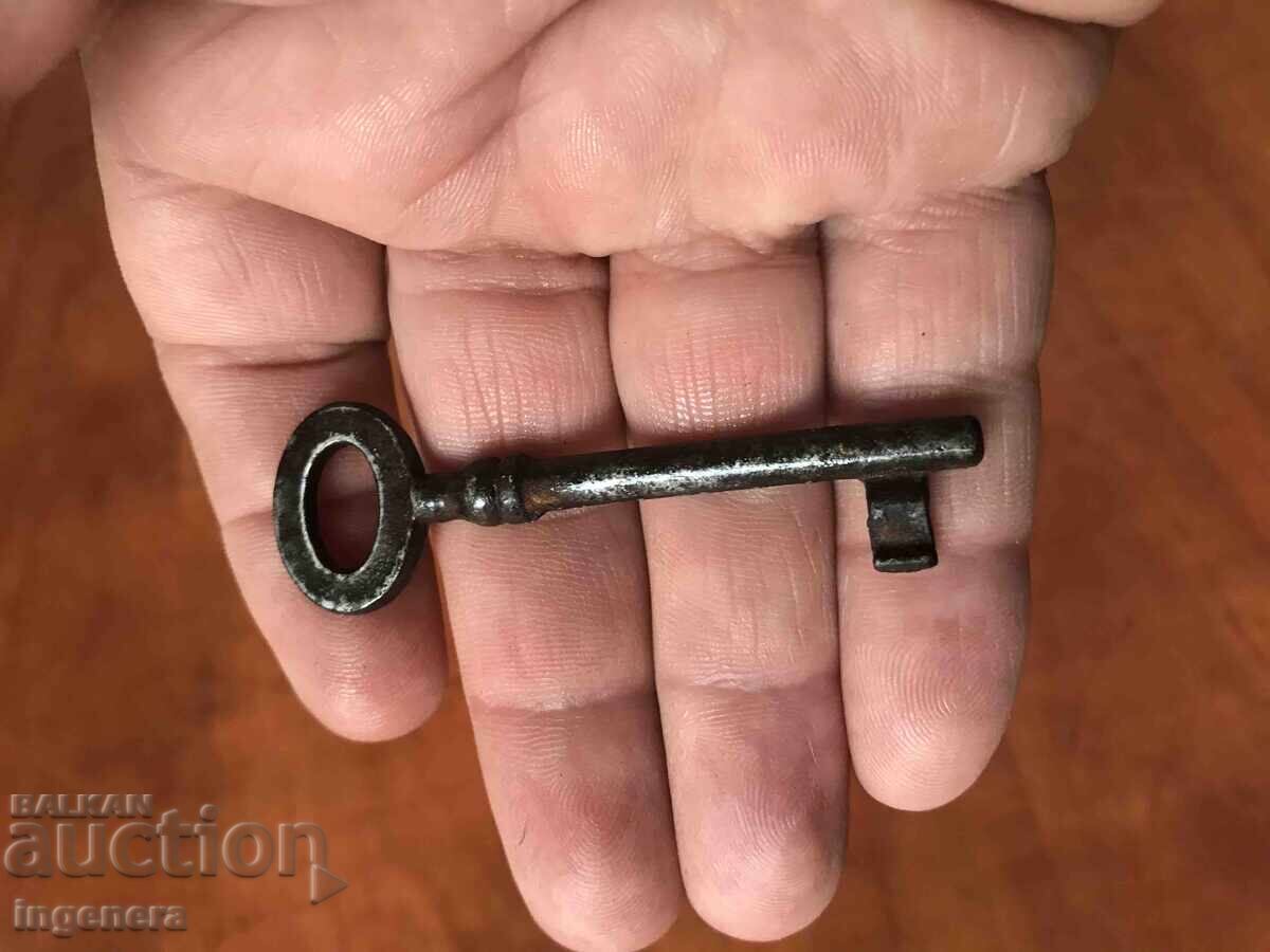 Delivery of ANTIQUE KEY FROM GRANDMOTHER AND GRANDFATHER'S CHESTS CUT PADLOCK Delivery of ANTIQUE KEY FROM GRANDMOTHER AND GRANDFATHER'S CHESTS CUT PADLOCK