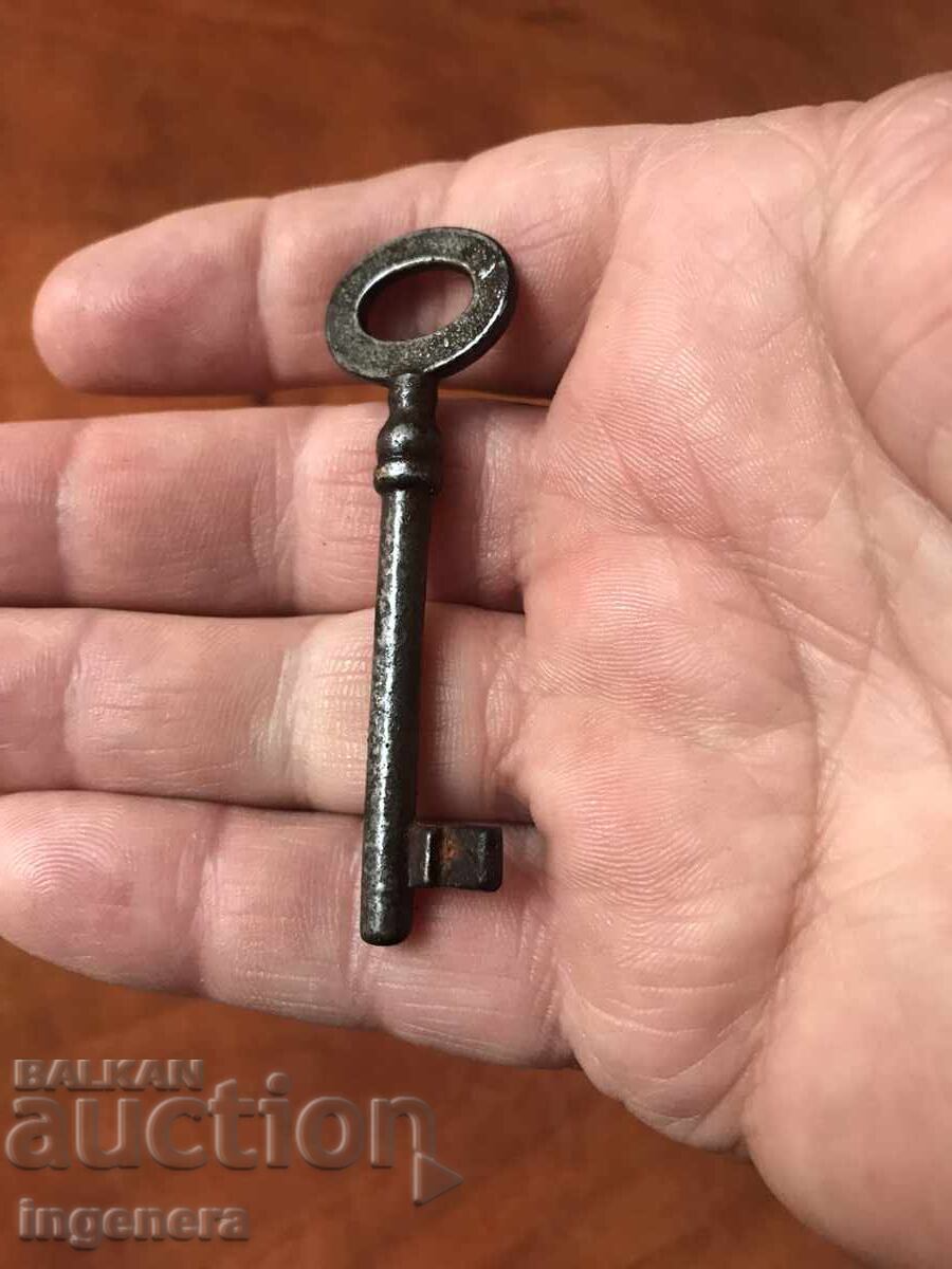 ANTIQUE KEY FROM GRANDMOTHER AND GRANDFATHER'S CHESTS CUT PADLOCK ANTIQUE KEY FROM GRANDMOTHER AND GRANDFATHER'S CHESTS CUT PADLOCK