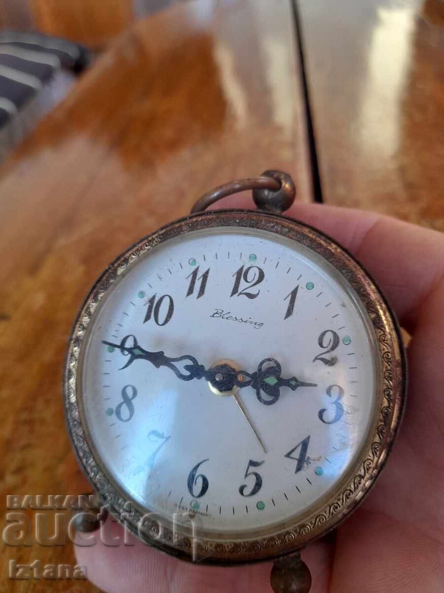 Auction Old clock, alarm clock Blessing Auction Old clock, alarm clock Blessing