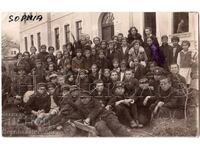 OLD PHOTO OF STUDENTS ON AN EXCURSION IN SOFIA D278