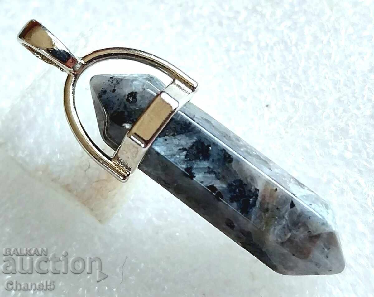 Auction LARWICKITE MEDALLION (940) Auction LARWICKITE MEDALLION (940)