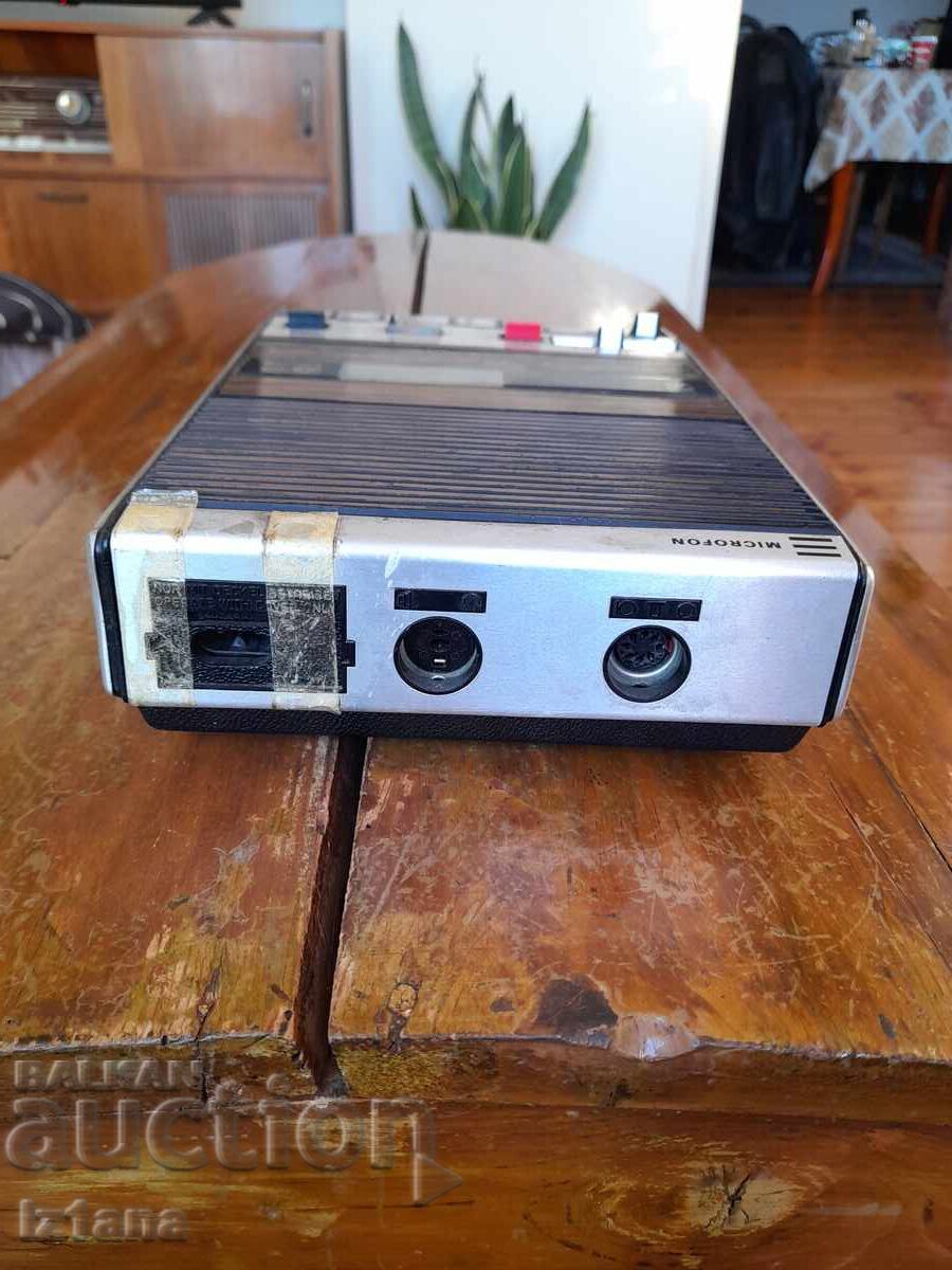 Delivery of Old cassette player Grundig C410 Delivery of Old cassette player Grundig C410