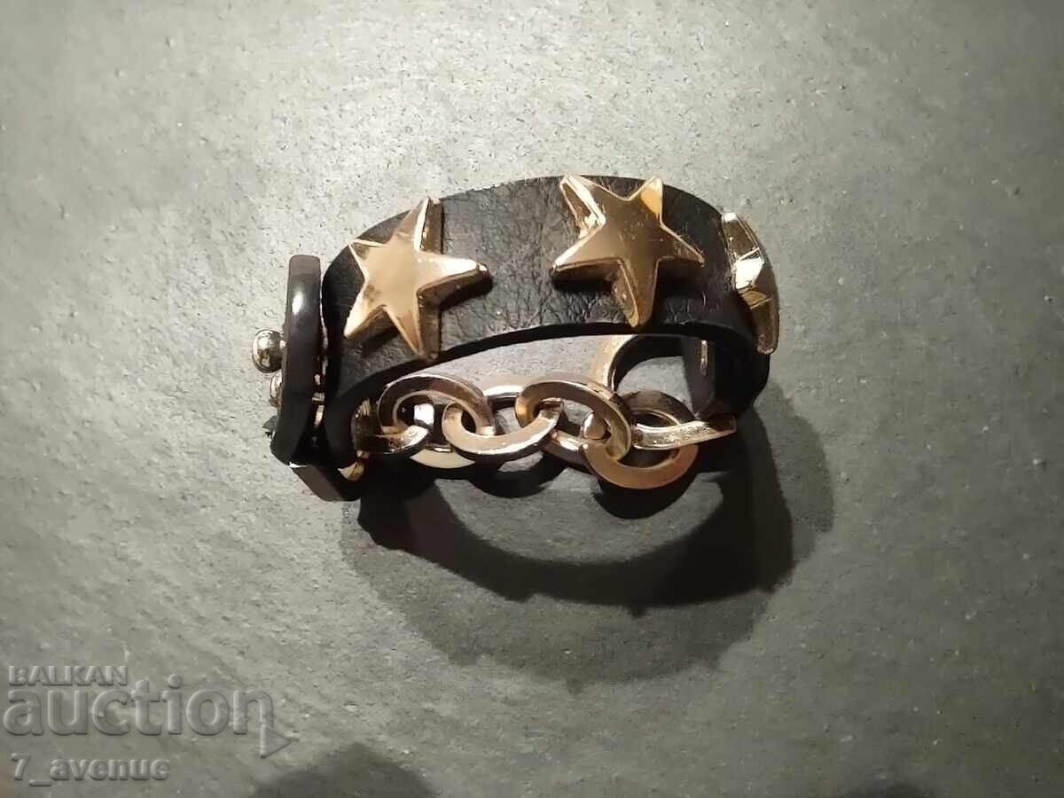 Leather bracelet with metal effects 21.01.2025 with price 29.00 BGN | € 14.83