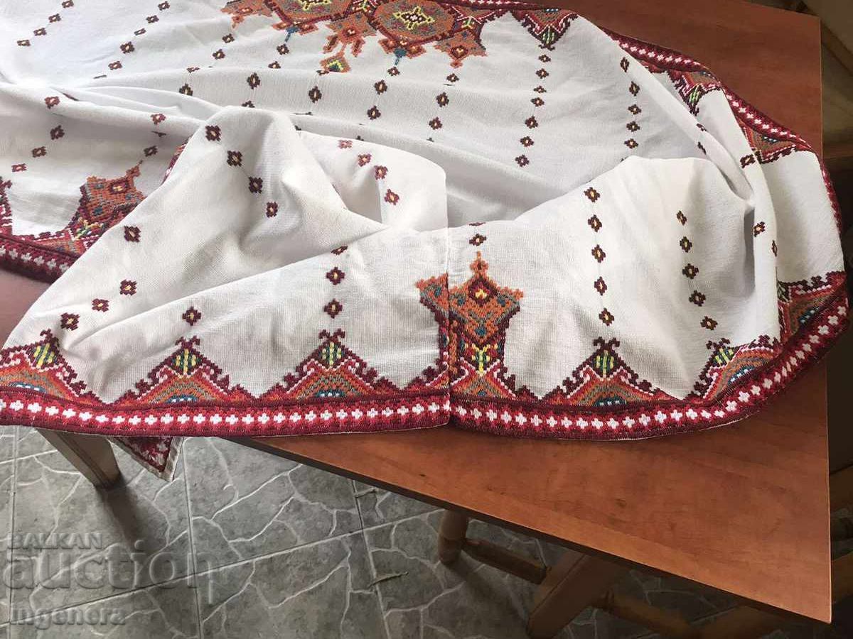 Delivery of HAND EMBROIDERED PANAMA TABLE COVER-150 X 110 CM.-UNIQUE Delivery of HAND EMBROIDERED PANAMA TABLE COVER-150 X 110 CM.-UNIQUE