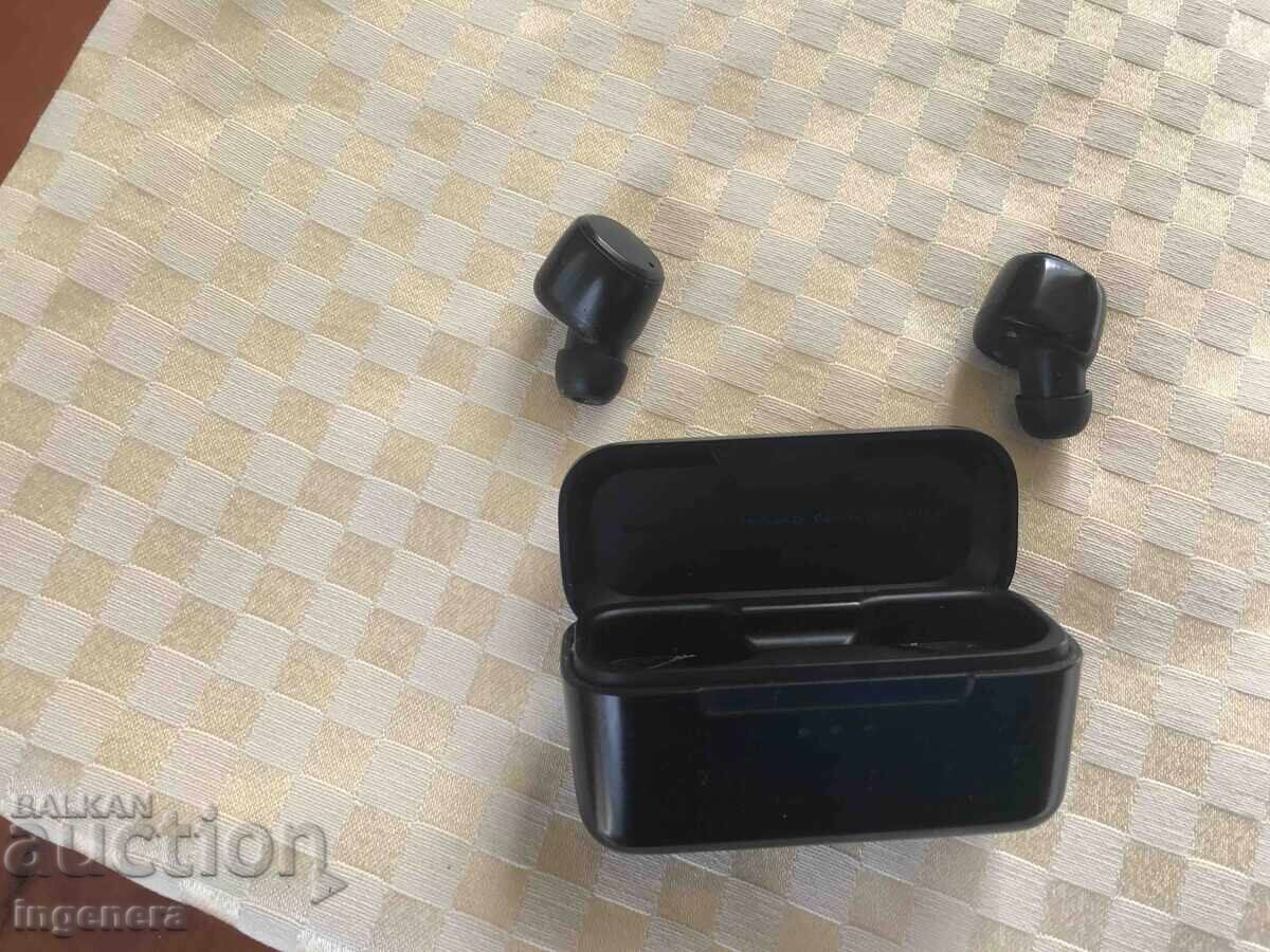 Auction WIRELESS HEADPHONES-Skullcandy Auction WIRELESS HEADPHONES-Skullcandy