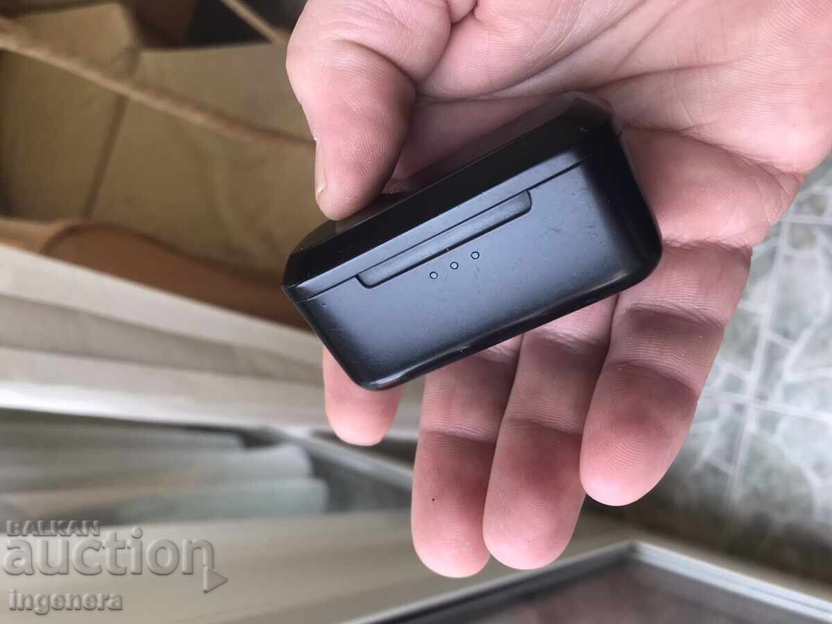 WIRELESS HEADPHONES-Skullcandy - 5 WIRELESS HEADPHONES-Skullcandy - 5