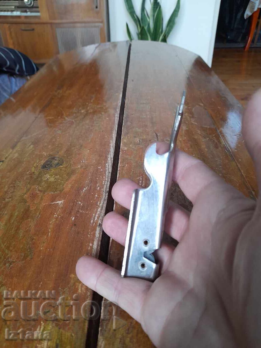 Стара отварачка,точило с цена 22.00 лв. | € 11.25 Стара отварачка,точило с цена 22.00 лв. | € 11.25