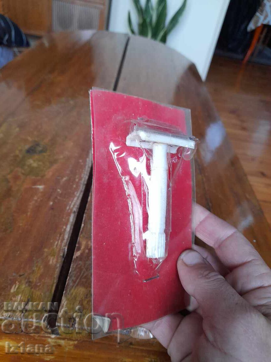 Παράδοση Ένα παλιό ξυράφι Παράδοση Ένα παλιό ξυράφι