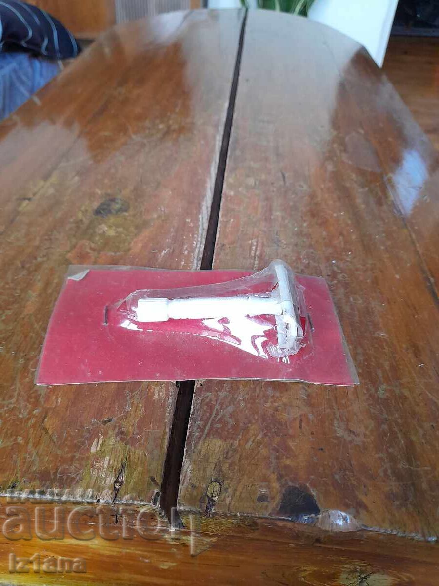 Ένα παλιό ξυράφι Ένα παλιό ξυράφι