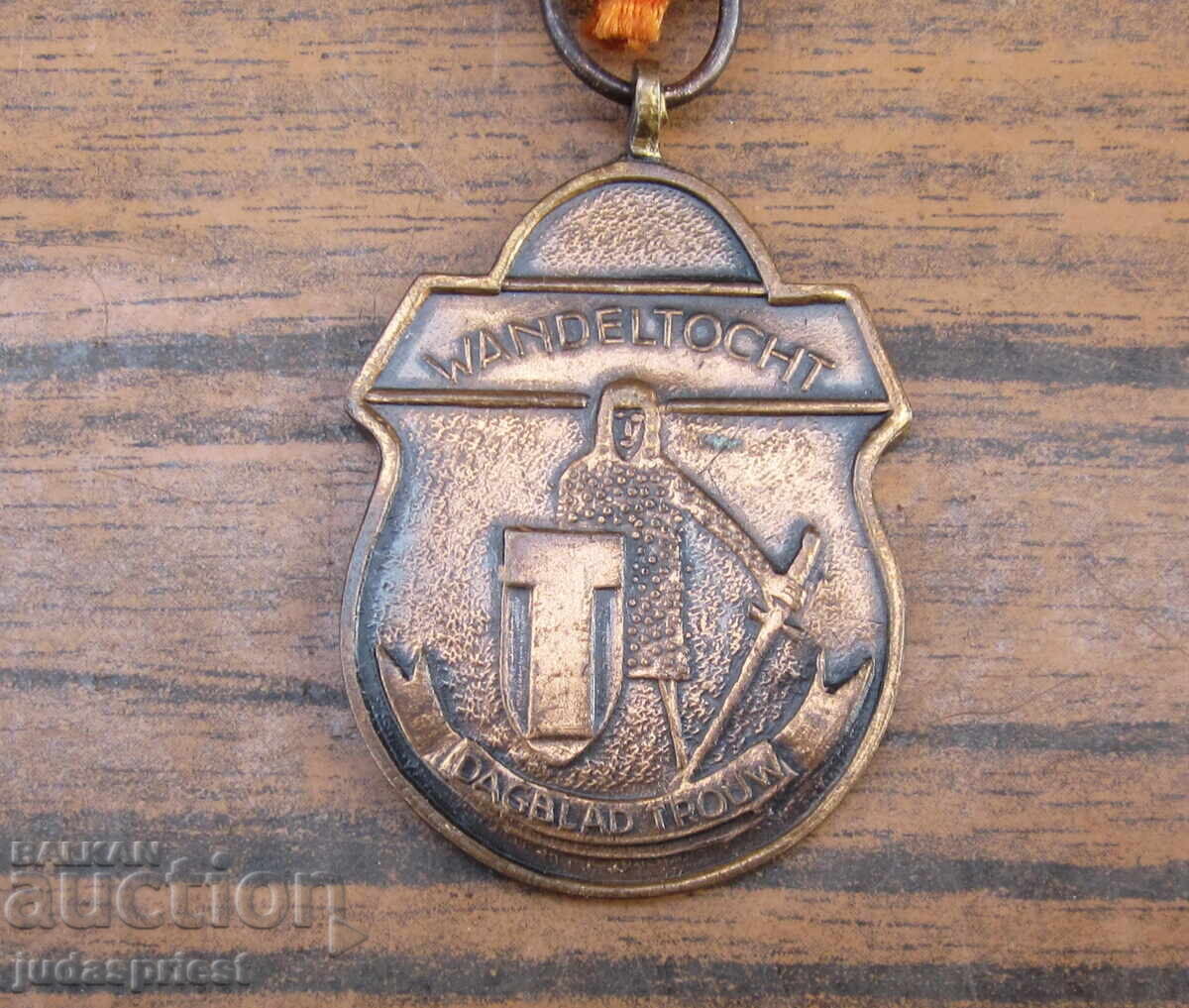 παλιό σήμα παραγγελίας μεταλλίων Ολλανδίας με ιππότη και κορδέλα με τιμή 10.00 BGN | € 5.11 παλιό σήμα παραγγελίας μεταλλίων Ολλανδίας με ιππότη και κορδέλα με τιμή 10.00 BGN | € 5.11