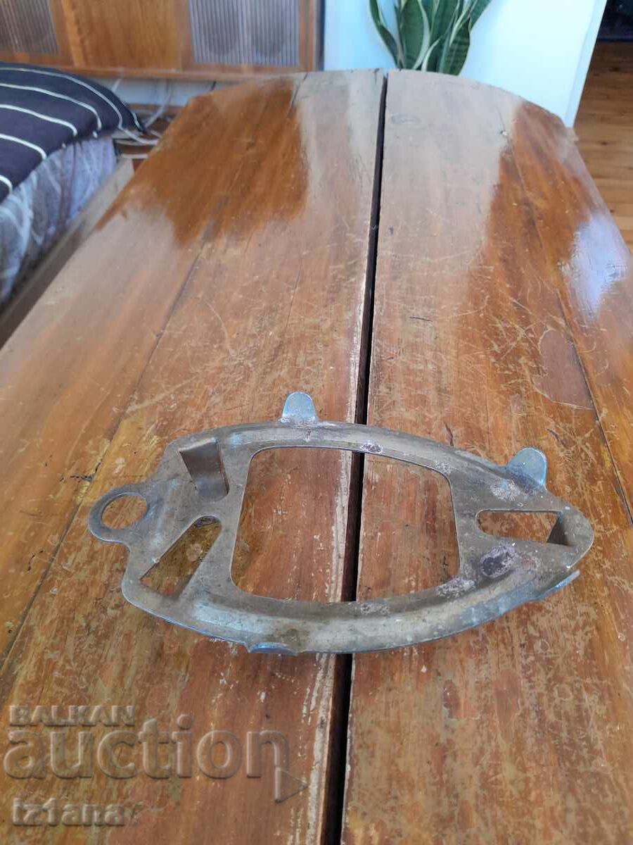 Old iron stand with price 22.00 BGN | € 11.25 Old iron stand with price 22.00 BGN | € 11.25