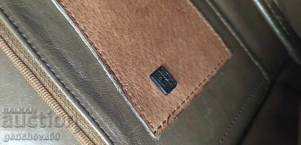 Πολυτελής τσάντα από δέρμα κροκόδειλου με τιμή 100.00 BGN | € 51.13 Πολυτελής τσάντα από δέρμα κροκόδειλου με τιμή 100.00 BGN | € 51.13