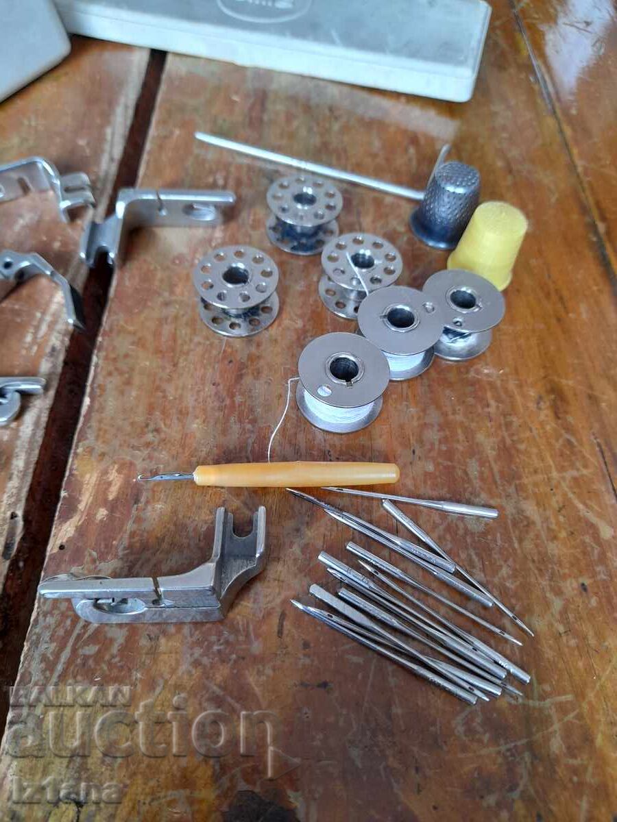 Delivery of Old sewing machine accessories Delivery of Old sewing machine accessories