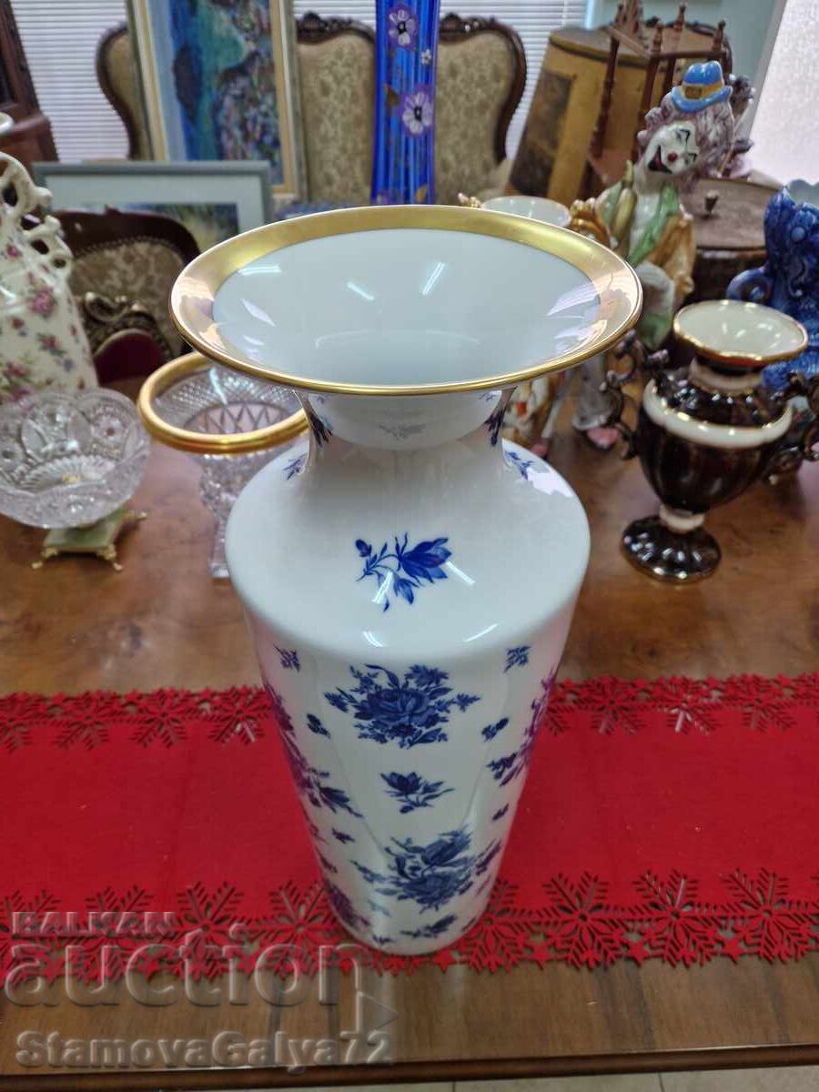 Auction Superb antique large porcelain vase Auction Superb antique large porcelain vase