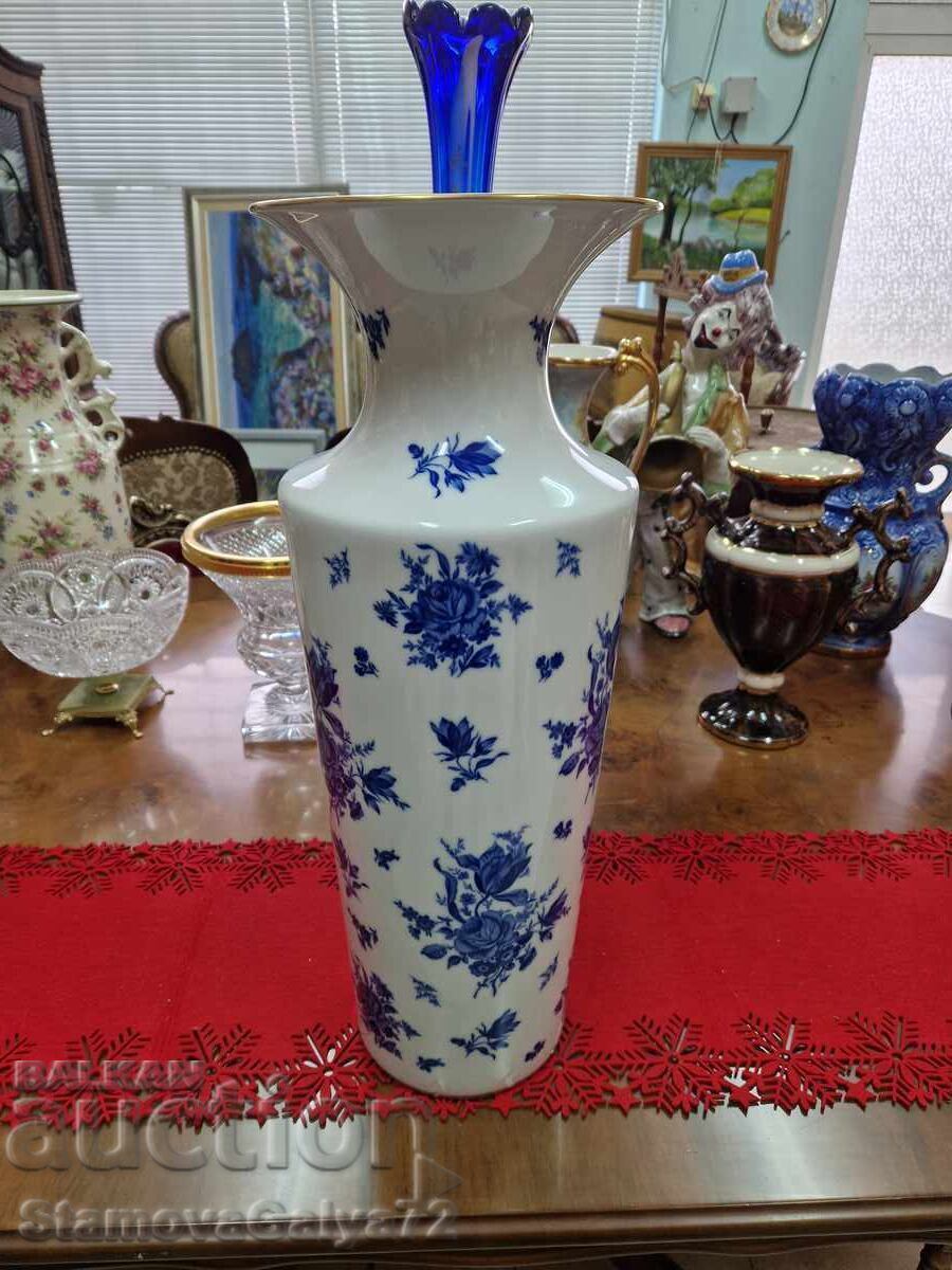 Superb antique large porcelain vase Superb antique large porcelain vase