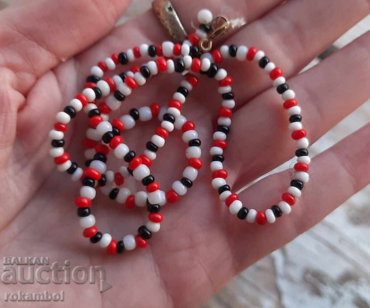 Auction Antique beaded necklace Auction Antique beaded necklace