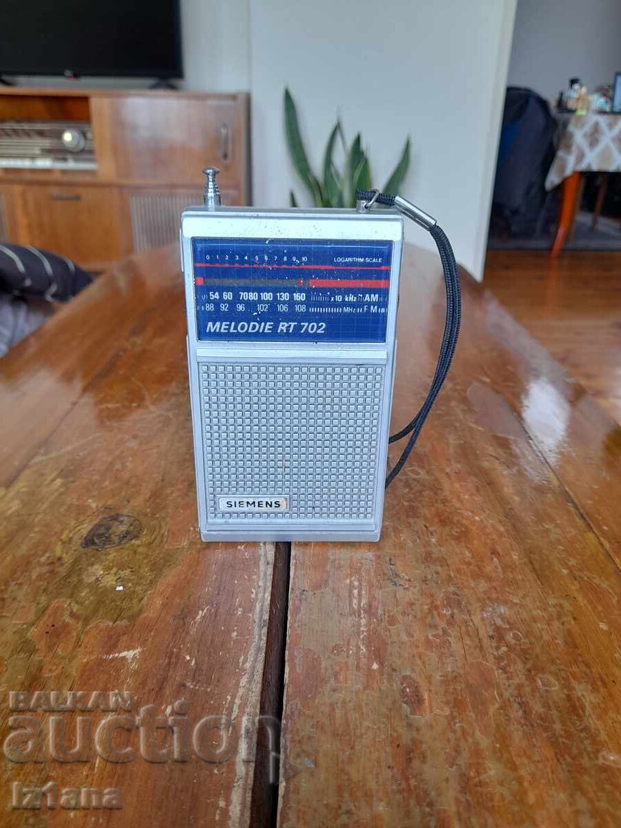 Old radio, radio receiver Siemens Melodie RT 702 Old radio, radio receiver Siemens Melodie RT 702