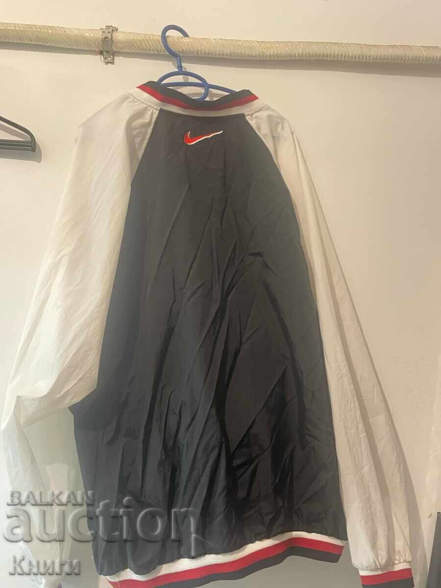 Nike Swoosh Top - size XL with price 40.00 BGN | € 20.45 Nike Swoosh Top - size XL with price 40.00 BGN | € 20.45