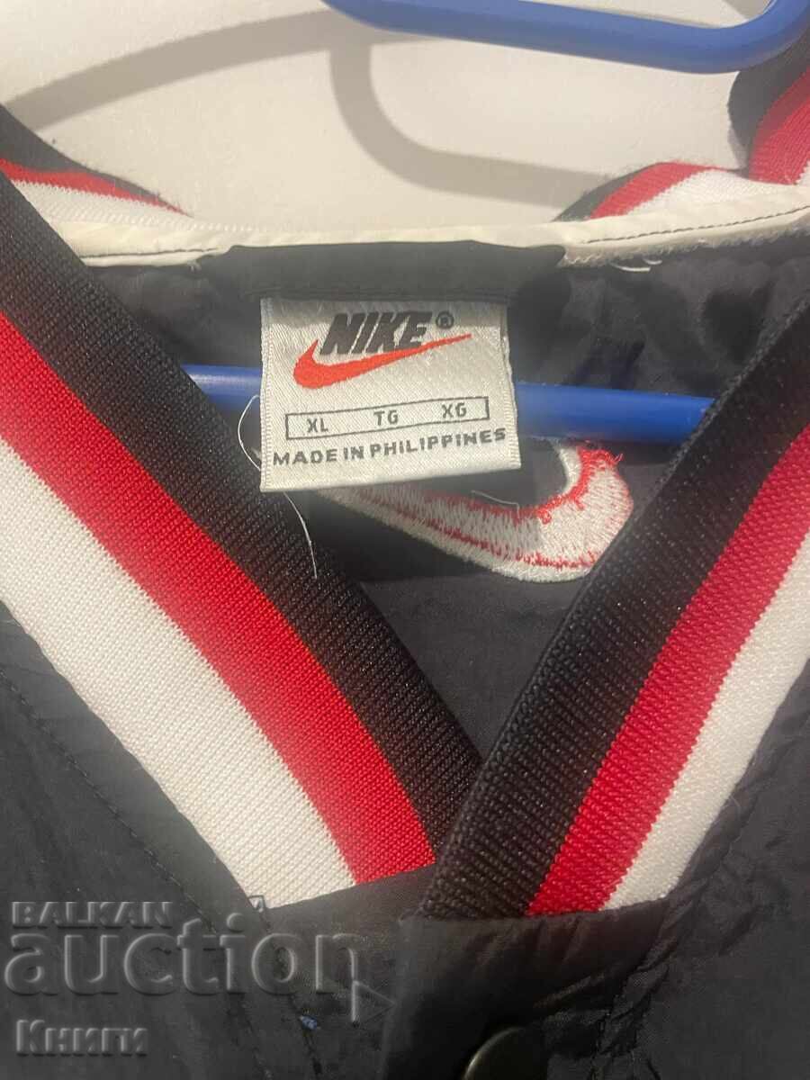 Delivery of Nike Swoosh Top - size XL Delivery of Nike Swoosh Top - size XL