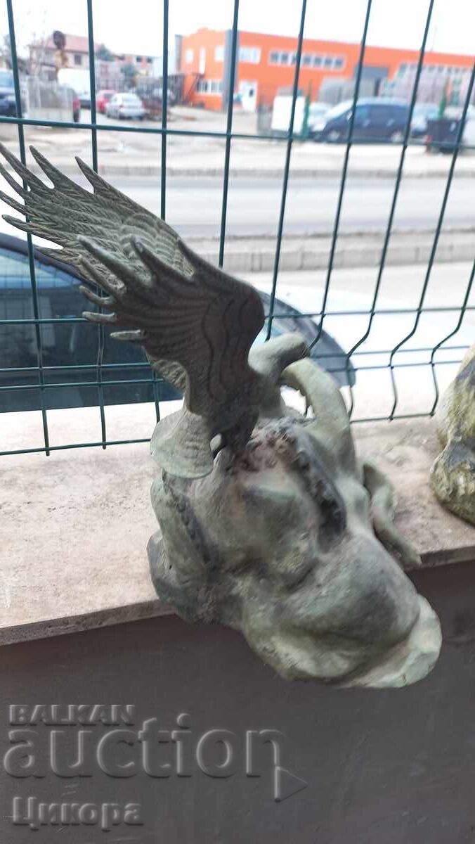 Delivery of OLD BRONZE FIGURE STATUETTE Delivery of OLD BRONZE FIGURE STATUETTE