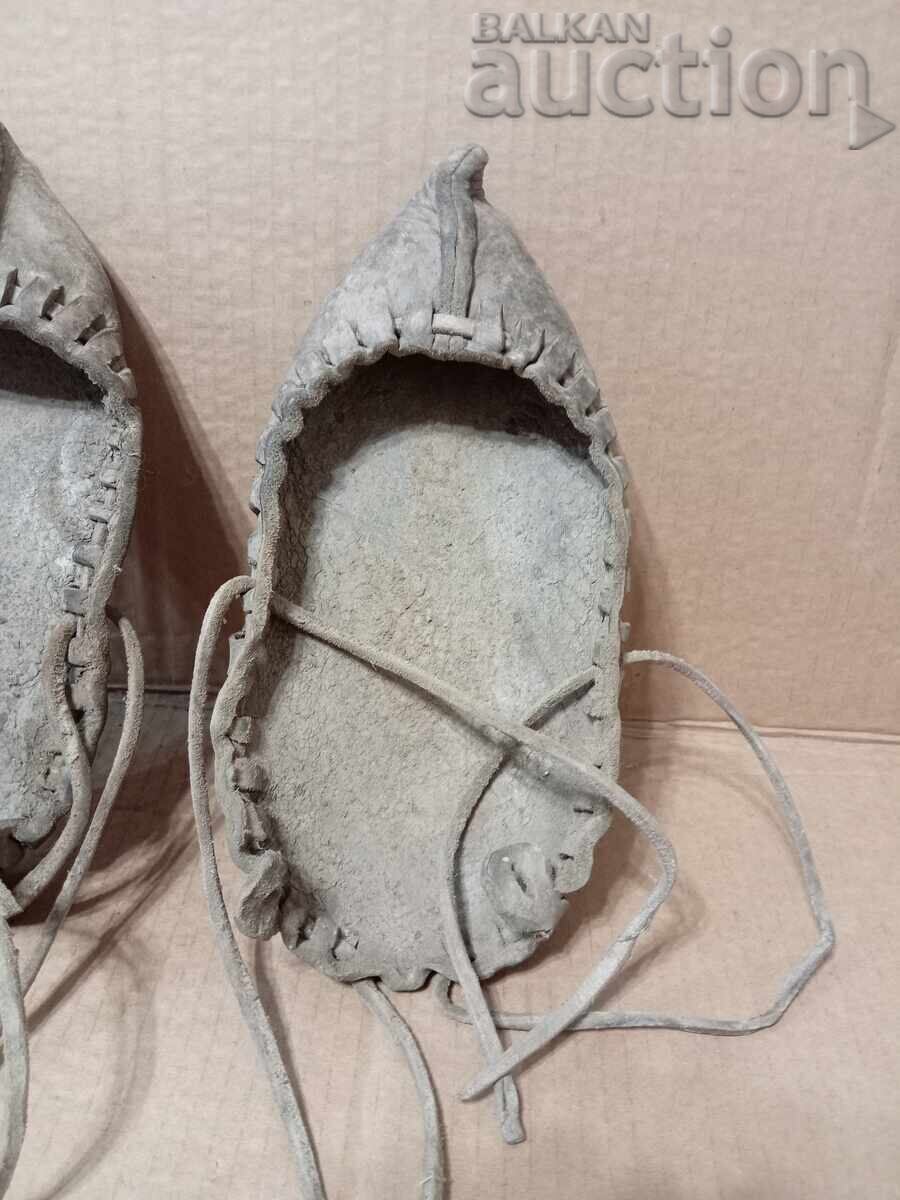 Licitație jachete de piele de epocă