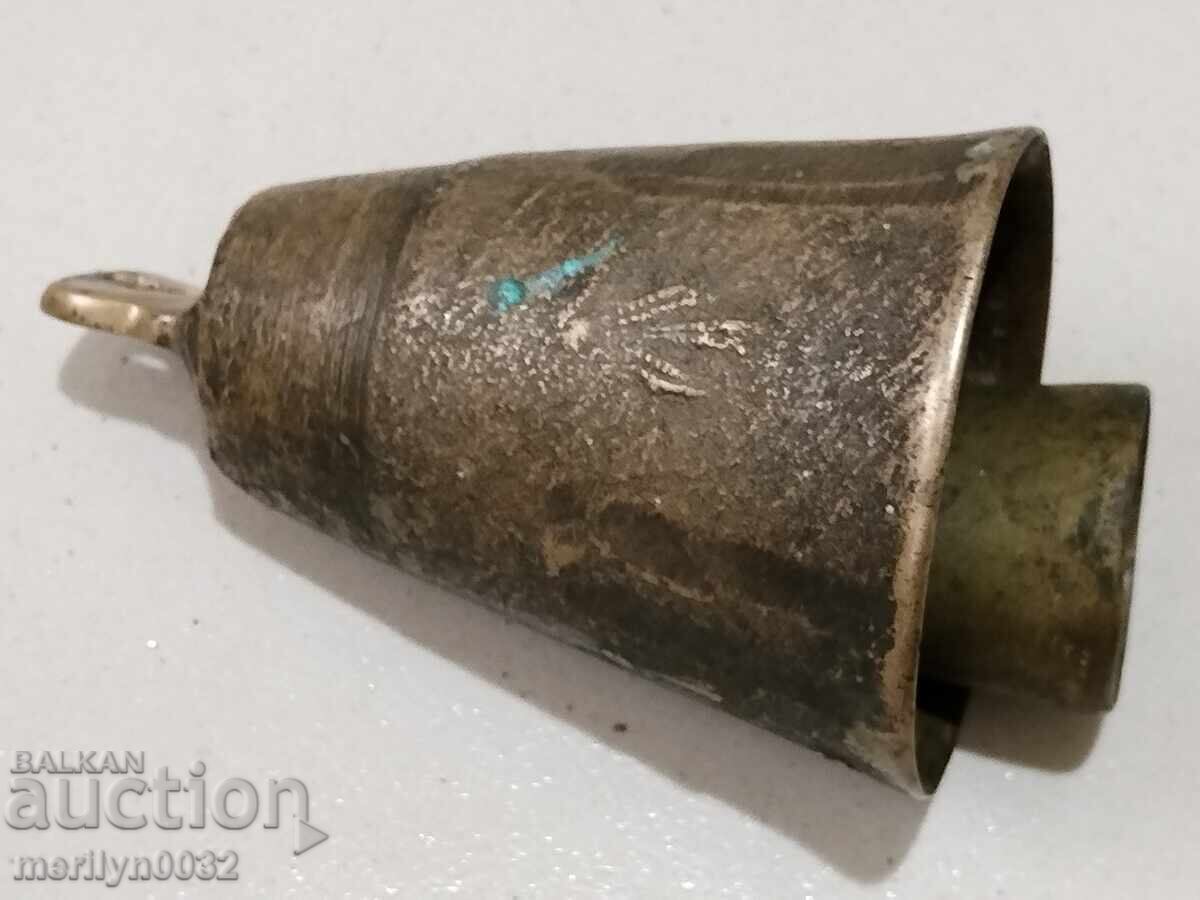 Auction  Old revival chan, clapper, bell, bell, tumbler