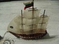 №*7844 old table lamp - ship / sailboat