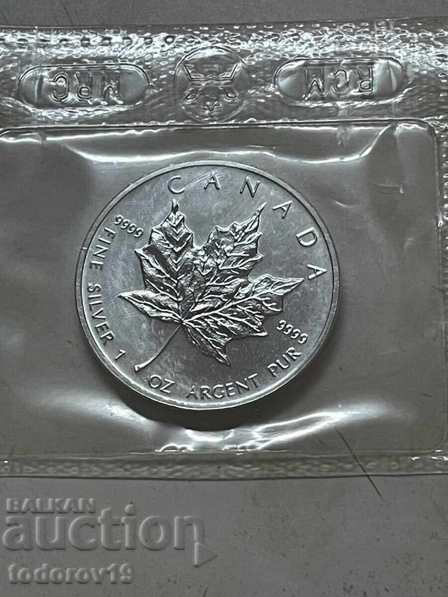Auction 1 oz Silver Maple Leaf - 2001 Auction 1 oz Silver Maple Leaf - 2001