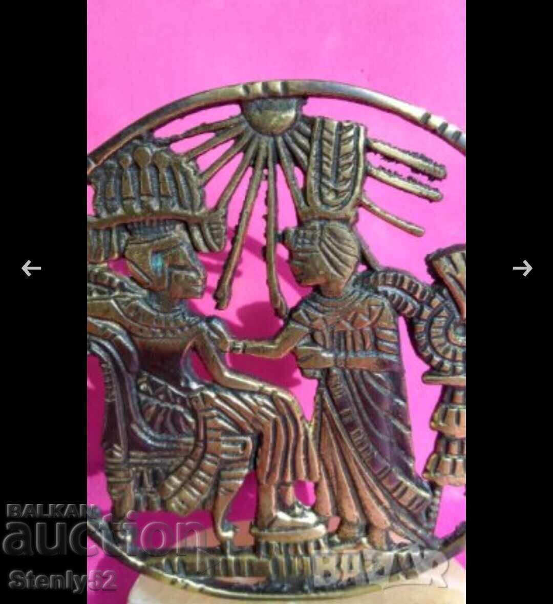 Аукцион Египетски сувенир от лят месинг с мраморна основа Аукцион Египетски сувенир от лят месинг с мраморна основа