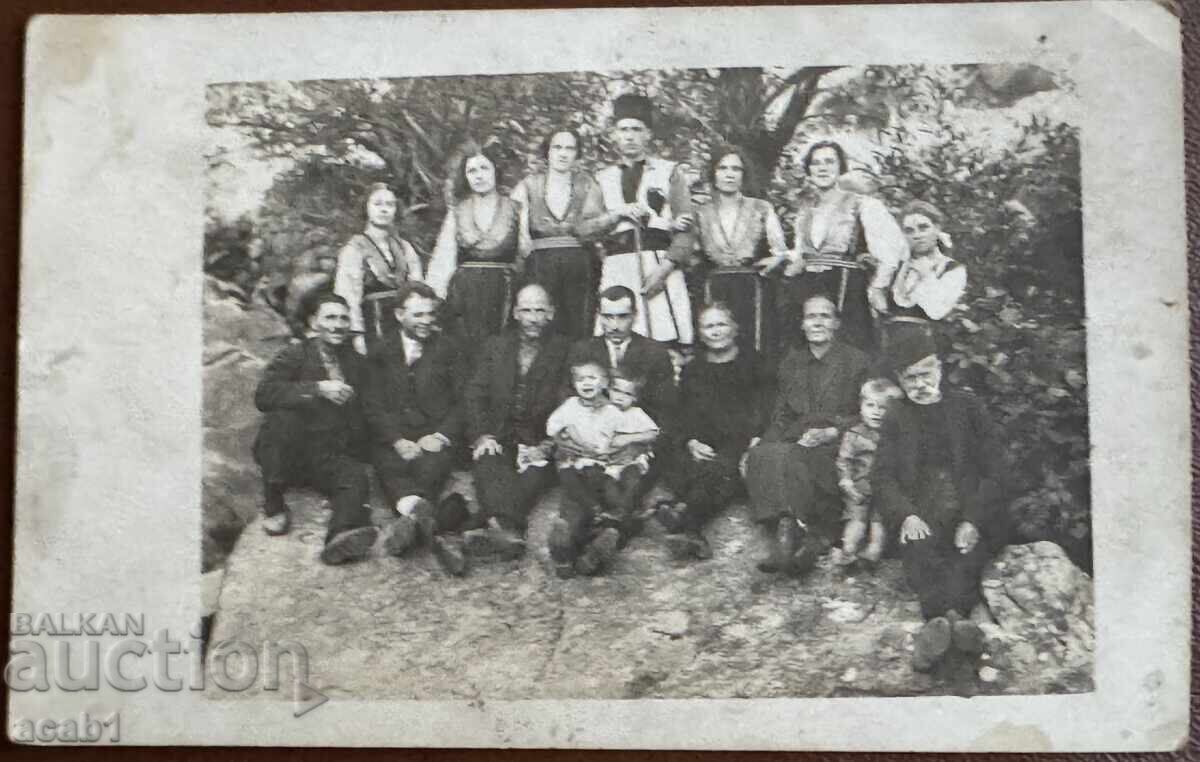 Auction Radomirtsi Radomir folk costumes Auction Radomirtsi Radomir folk costumes