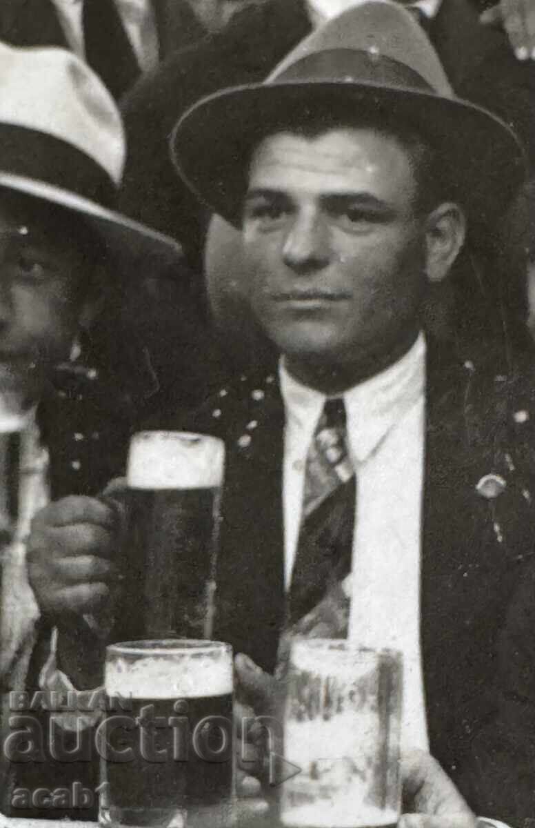 Auction  Macedonian brotherhood of beer