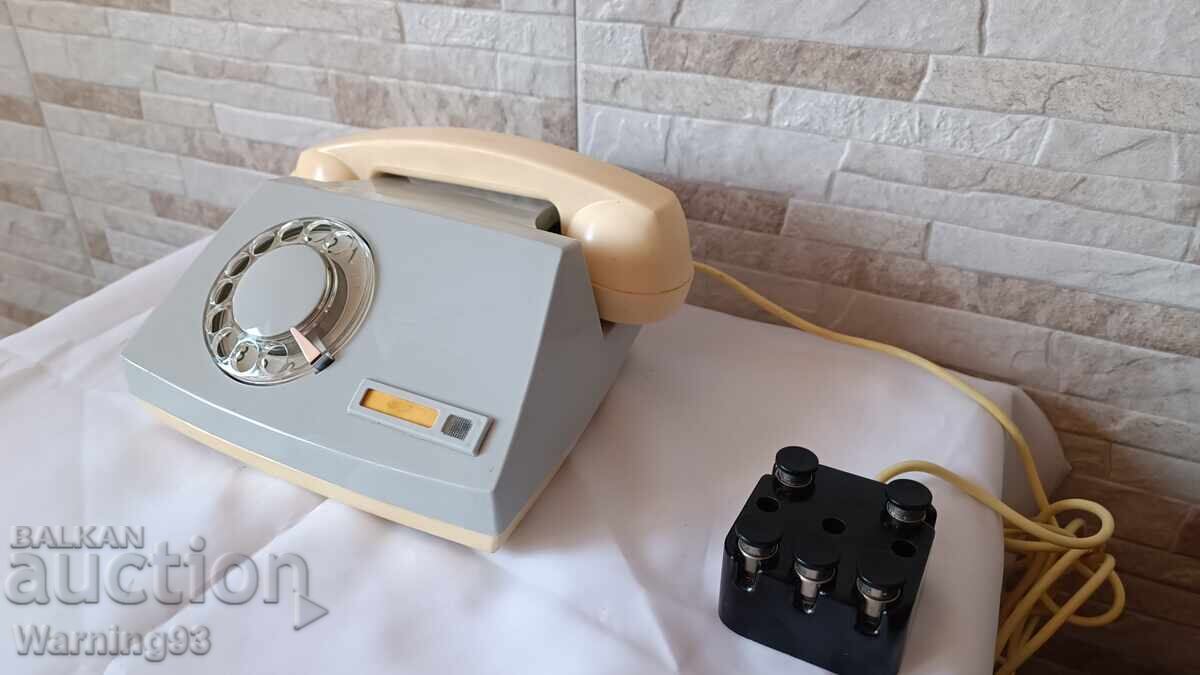 Доставка на Стар телефон със шайба - военен - П-170 - 1977г. Доставка на Стар телефон със шайба - военен - П-170 - 1977г.