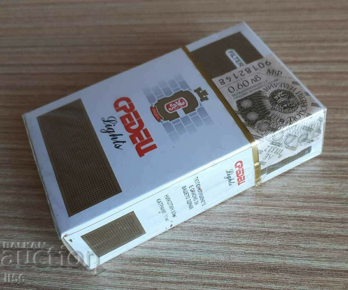 "SREDETS" CIGARETTES Lights - unopened box with price 18.00 BGN | € 9.20