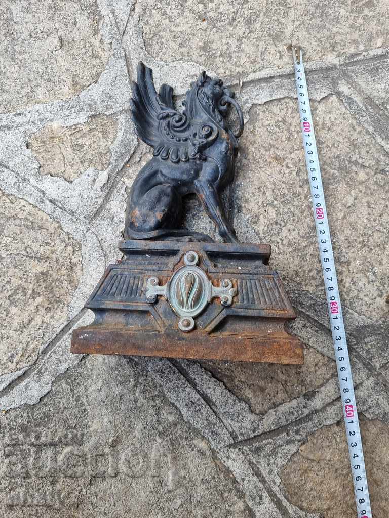 Доставка на Стари метални лъвове. Декорация на камина. Доставка на Стари метални лъвове. Декорация на камина.