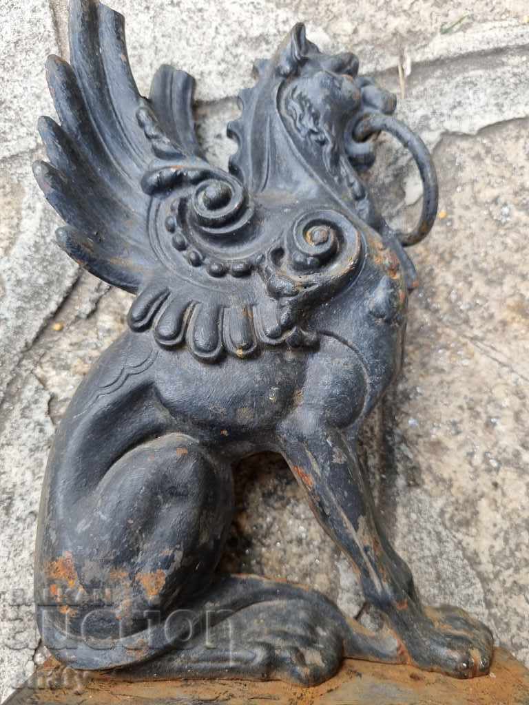 Стари метални лъвове. Декорация на камина. - 5 Стари метални лъвове. Декорация на камина. - 5