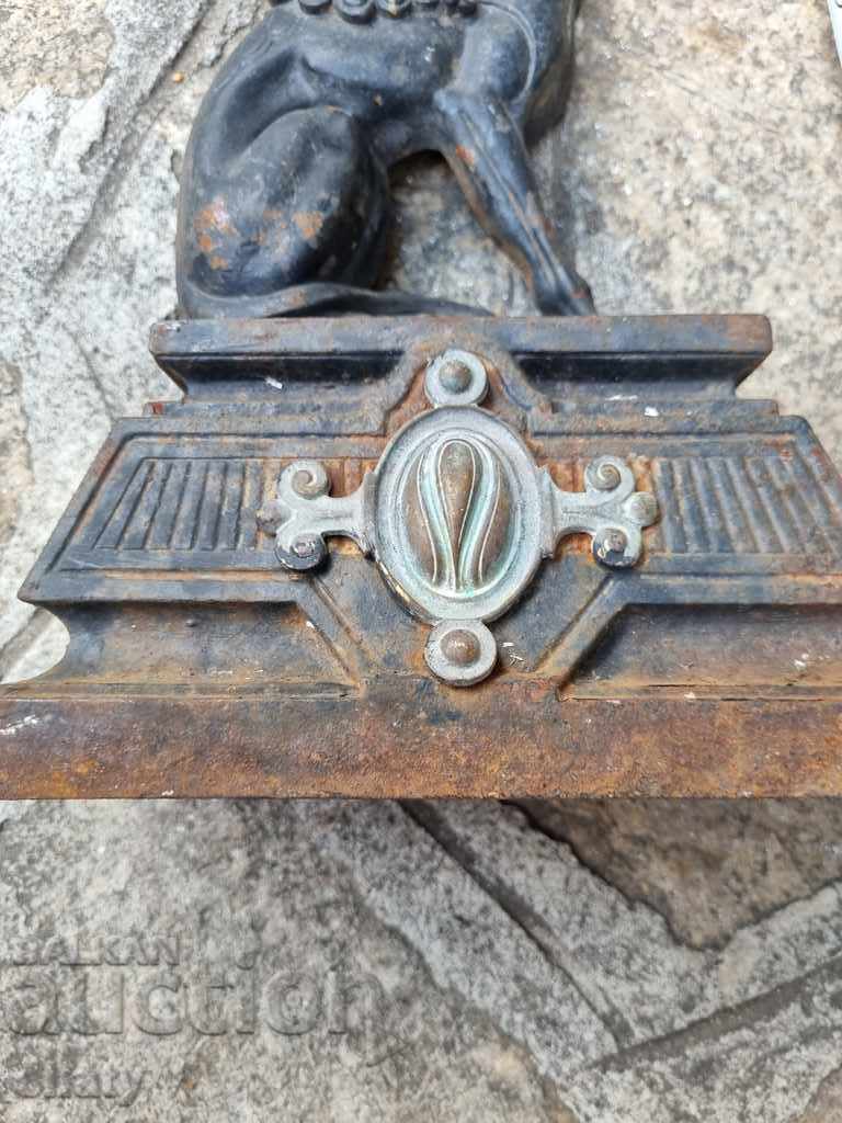 Стари метални лъвове. Декорация на камина. - 6 Стари метални лъвове. Декорация на камина. - 6