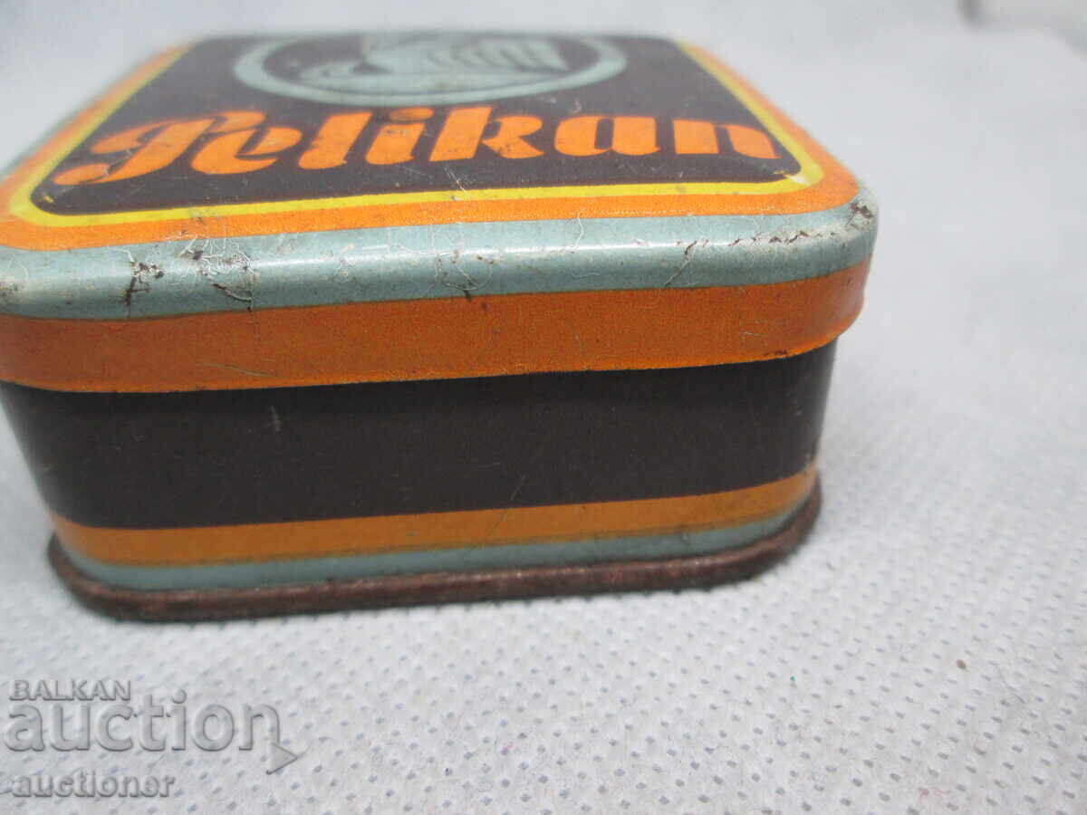 OLD METAL BOX PELICAN-PELIKAN with price 20.00 BGN | € 10.23 OLD METAL BOX PELICAN-PELIKAN with price 20.00 BGN | € 10.23