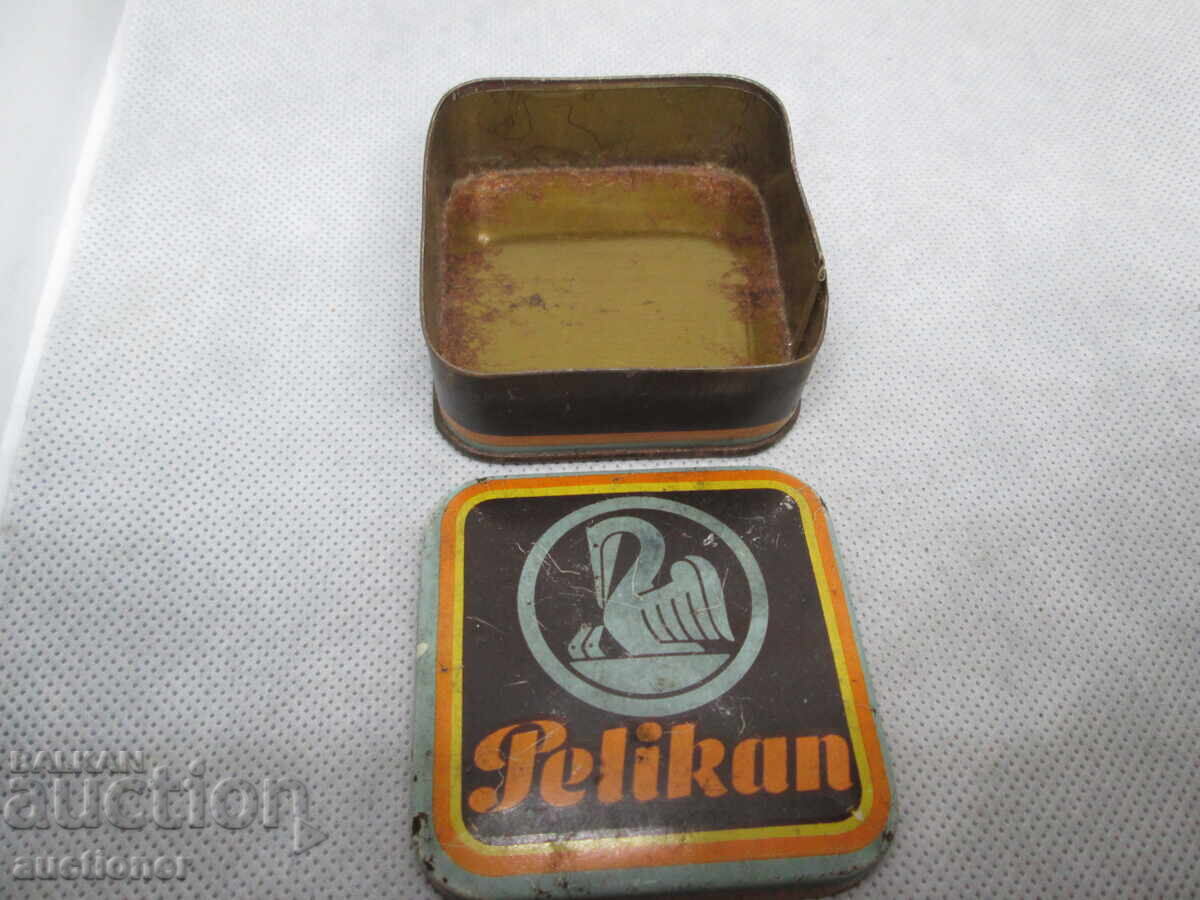 Delivery of OLD METAL BOX PELICAN-PELIKAN Delivery of OLD METAL BOX PELICAN-PELIKAN