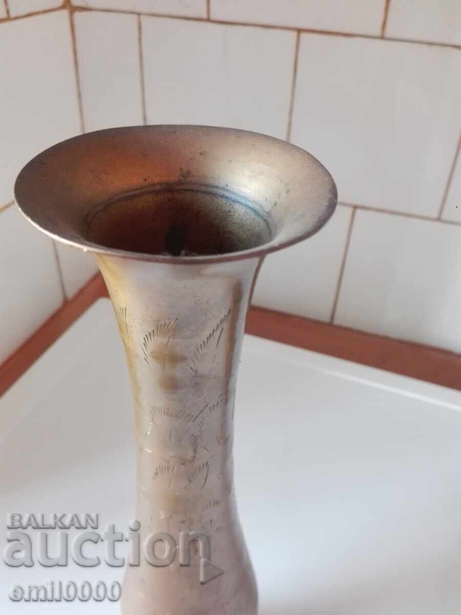 Δημοπρασία Ορειχάλκινο βάζο -1.