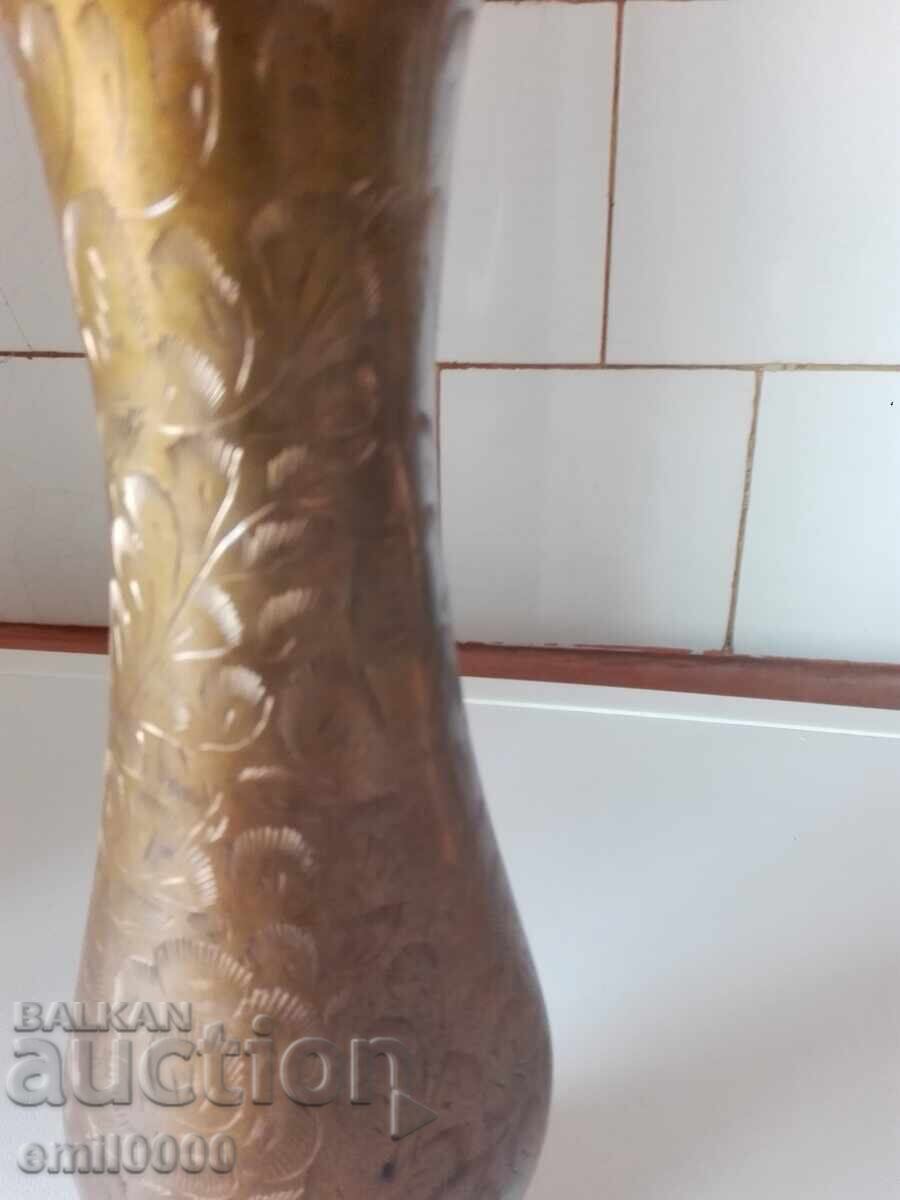 Ορειχάλκινο βάζο - 2. με τιμή 24.99 BGN | € 12.78 Ορειχάλκινο βάζο - 2. με τιμή 24.99 BGN | € 12.78