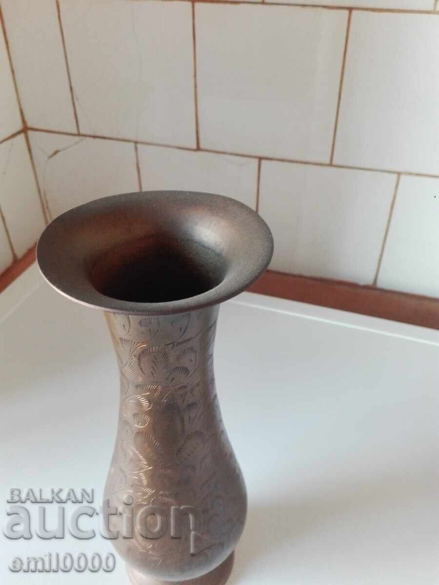 Livrarea Vază de alamă - 2.