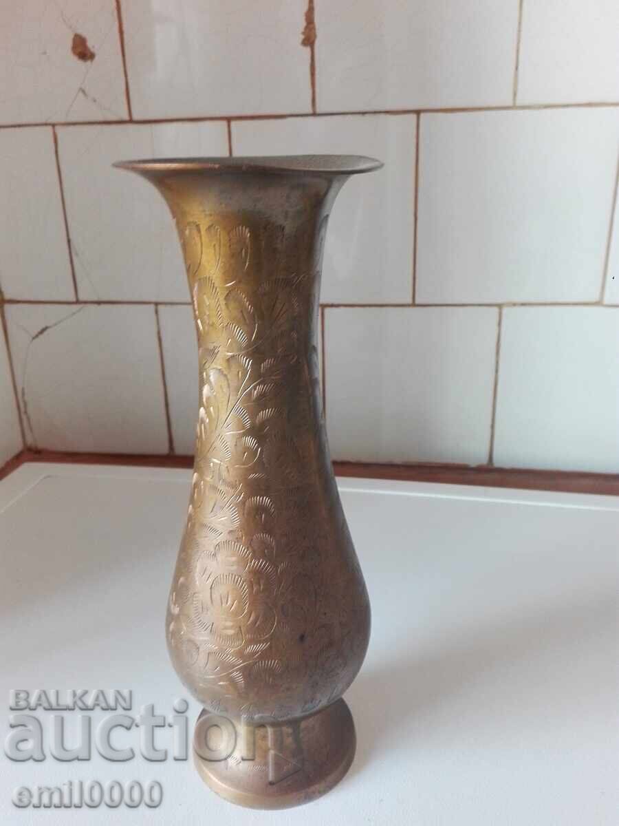 Vază de alamă - 2.