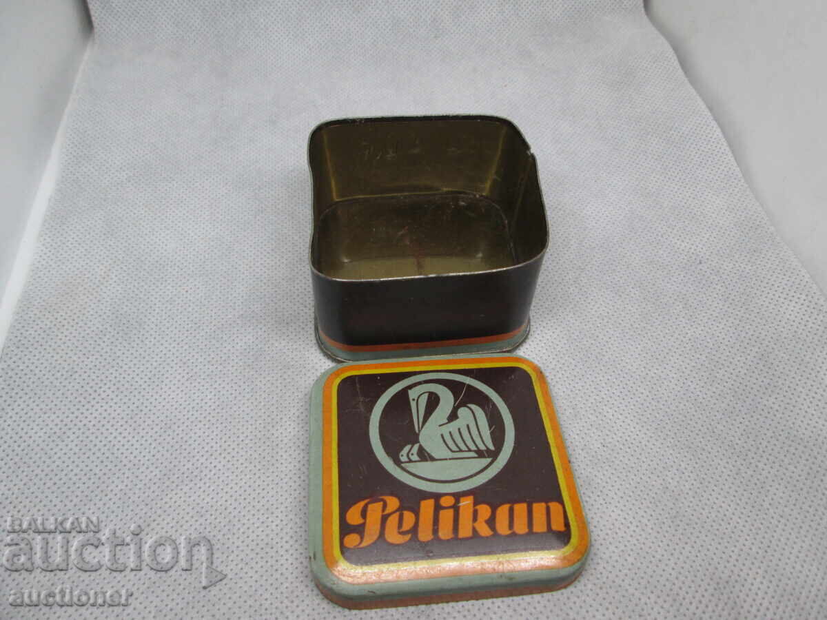 Delivery of OLD METAL BOX PELICAN-PELIKAN-2