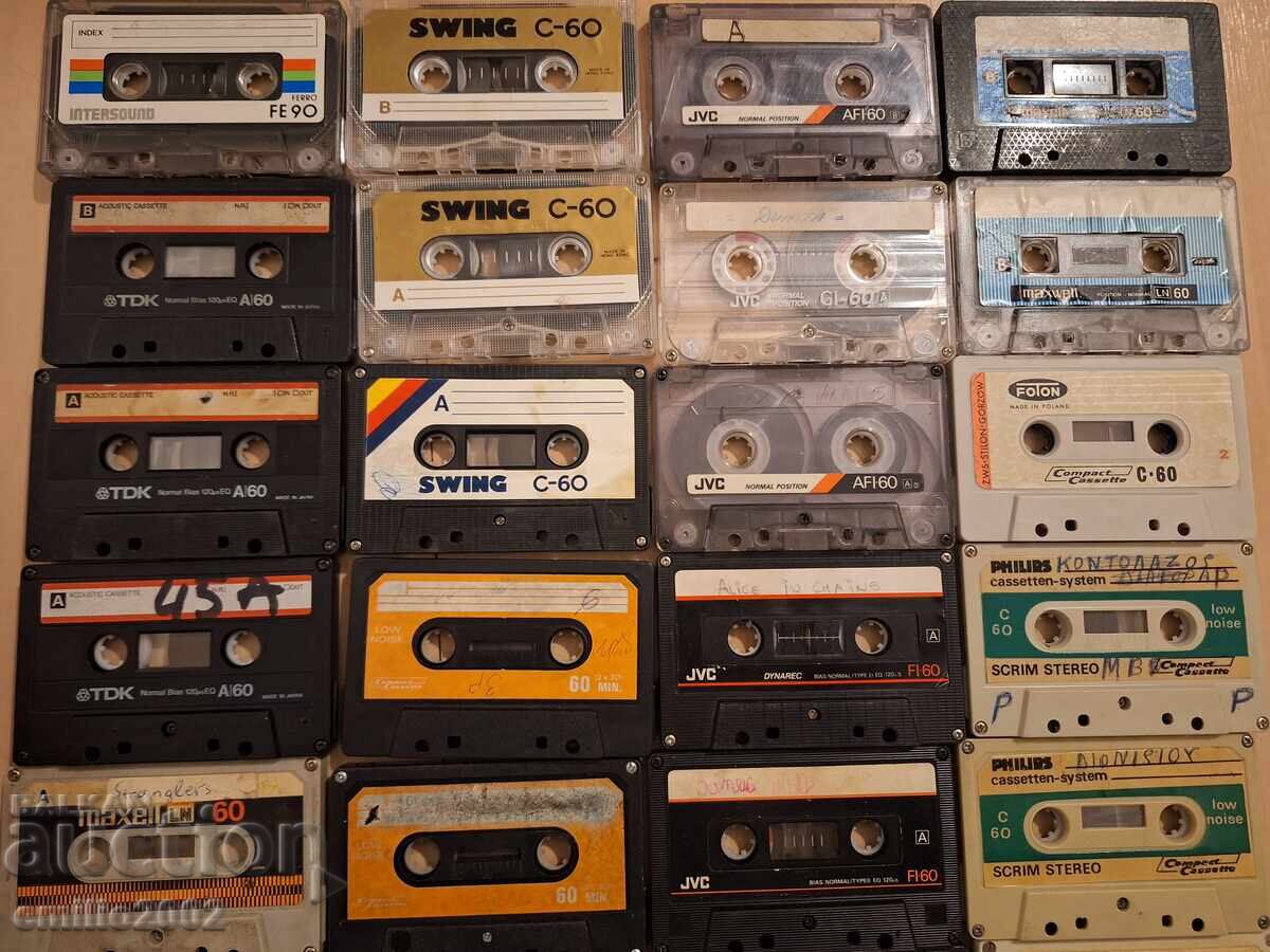 32 audio cassettes in a carousel rack with price 34.00 BGN | € 17.38 32 audio cassettes in a carousel rack with price 34.00 BGN | € 17.38