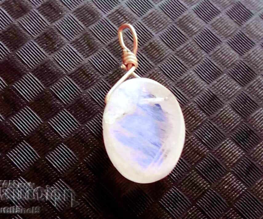 Auction MEDALLION with MOONSTONE AND SILVER 925 (130) Auction MEDALLION with MOONSTONE AND SILVER 925 (130)