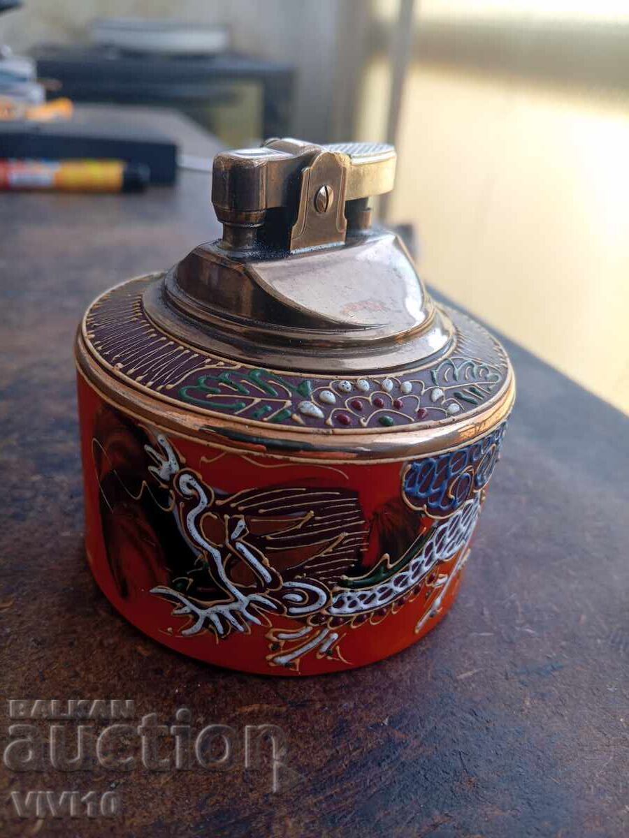 Συλλεκτικός αναπτήρας πορσελάνης Tsushima με τιμή 40.00 BGN | € 20.45