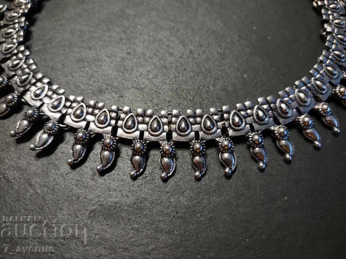 Κολιέ κοσμήματα κολιέ, κατάλληλο για φορεσιά, 24.01.25 με τιμή 99.00 BGN | € 50.62 Κολιέ κοσμήματα κολιέ, κατάλληλο για φορεσιά, 24.01.25 με τιμή 99.00 BGN | € 50.62